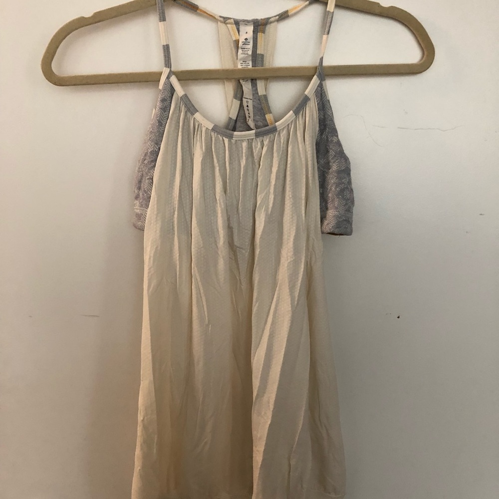 Lululemon workout top